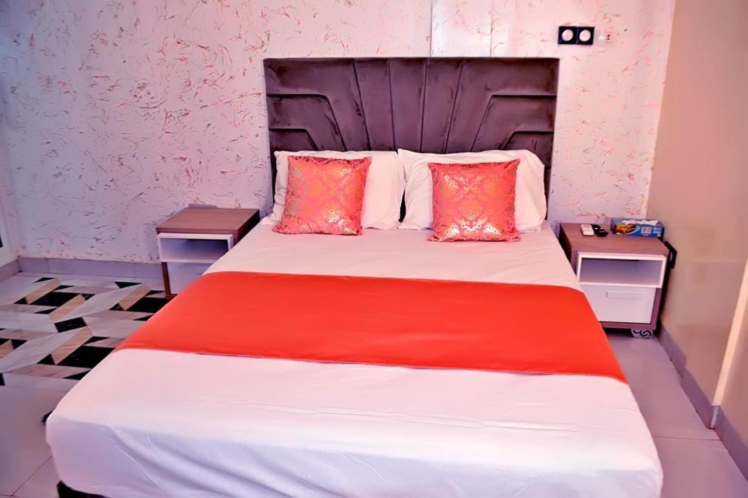 אואגדוגו Complexe Hotelier And מראה חיצוני תמונה