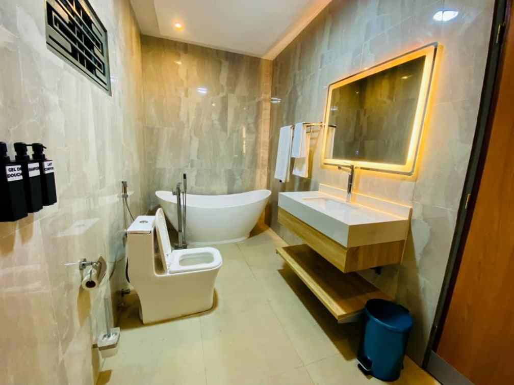אואגדוגו Complexe Hotelier And מראה חיצוני תמונה